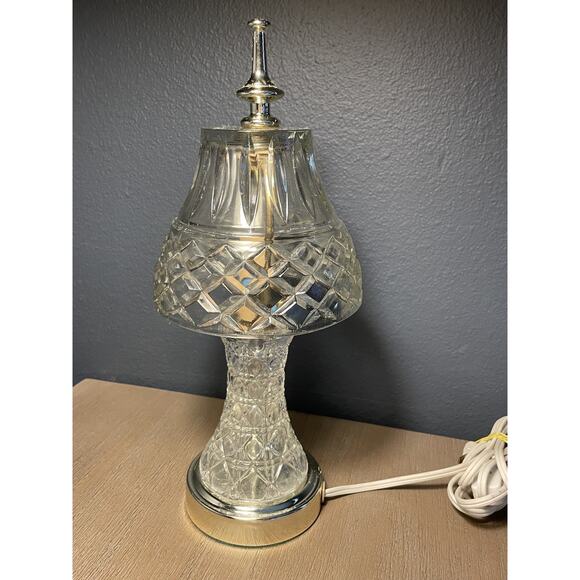 Vintage Clear Glass Lamp - Picture 2 of 4